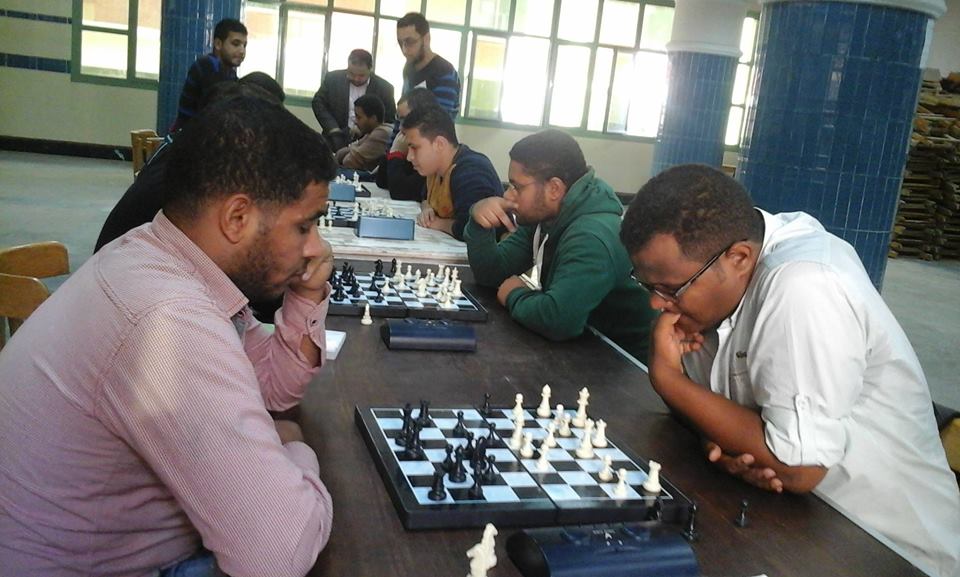 طالبات التربية وطلاب الآداب المركز الاول في بطولة الجامعة في الشطرنج
