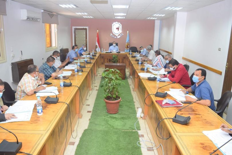 Construction project developments on the table of the President of Sohag University