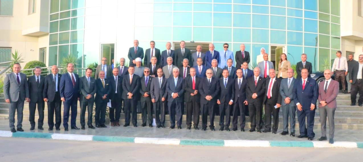 رئيس جامعة سوهاج يشارك في اجتماع المجلس الأعلى للجامعات بجامعة السويس