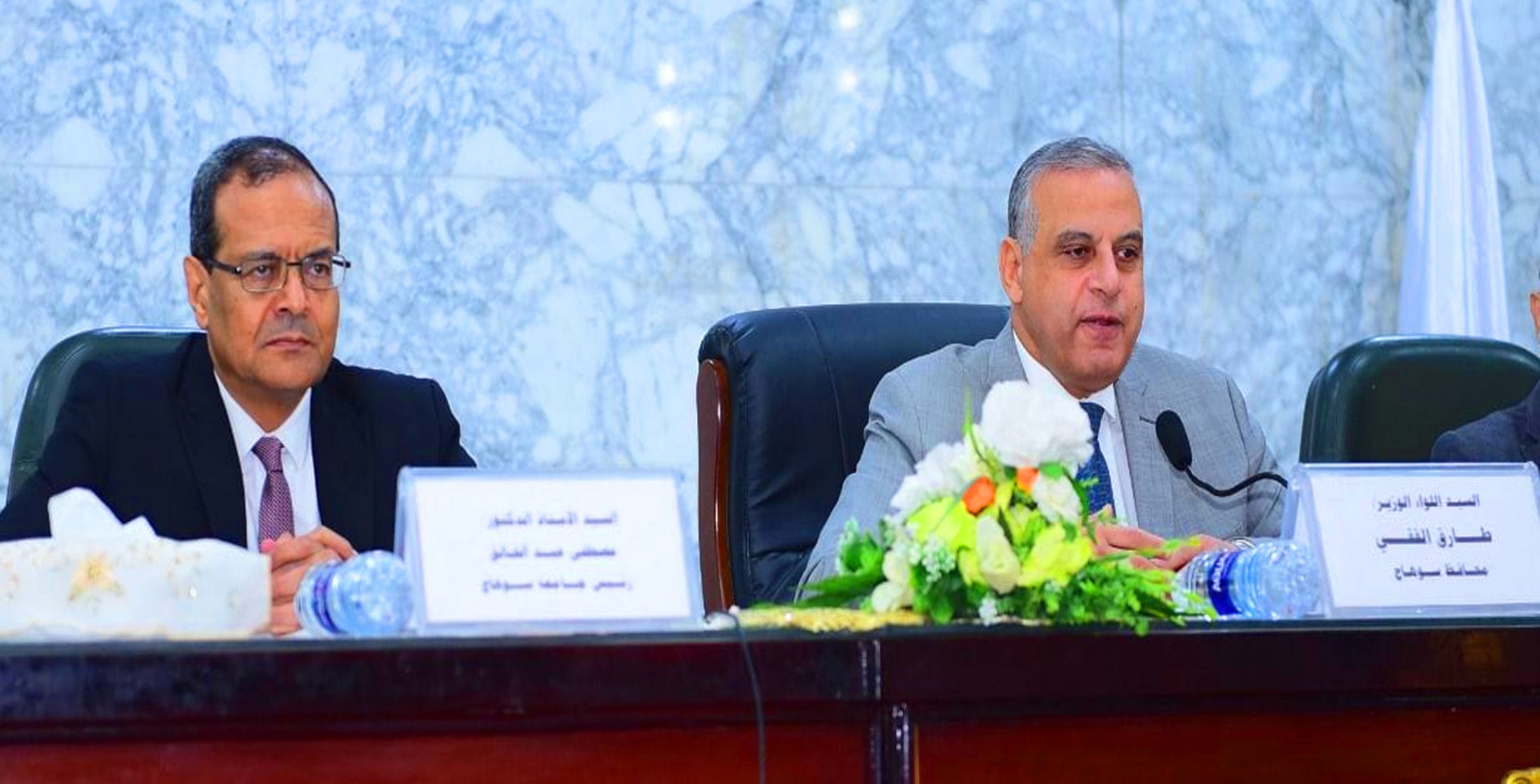 رئيس جامعة سوهاج يثمن جهود محافظ الإقليم لحل مشكلة نقل الطلاب بين مقري الجامعة بتوفير ٨ اتوبيسات جديدة