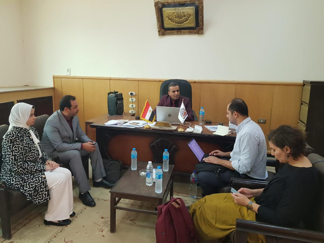 جامعة سوهاج تستقبل فريق حلم التابع لهيئة الامديست لاستكمال تجهيزات مركز خدمة الطلاب ذوي الاعاقة