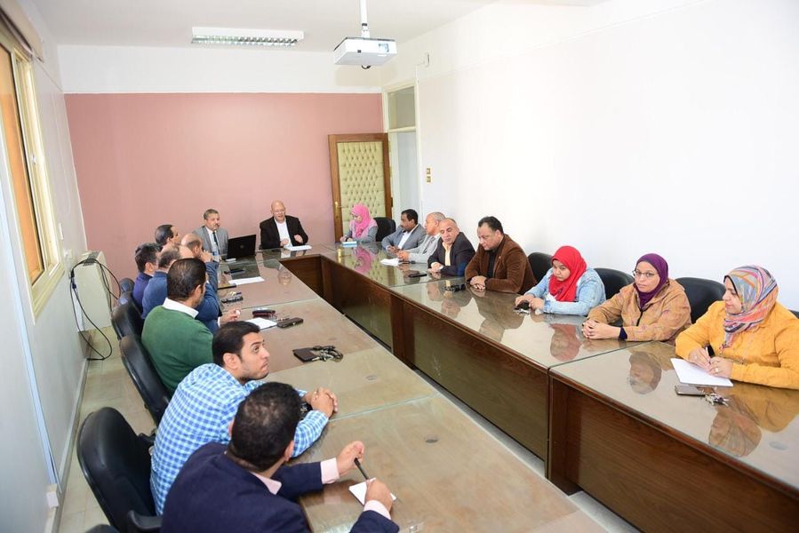 قطاع الدراسات العليا بجامعة سوهاج يناقش آليات تأهيل المجلات العلمية للإدراج علي قاعدة بيانات سكوبس