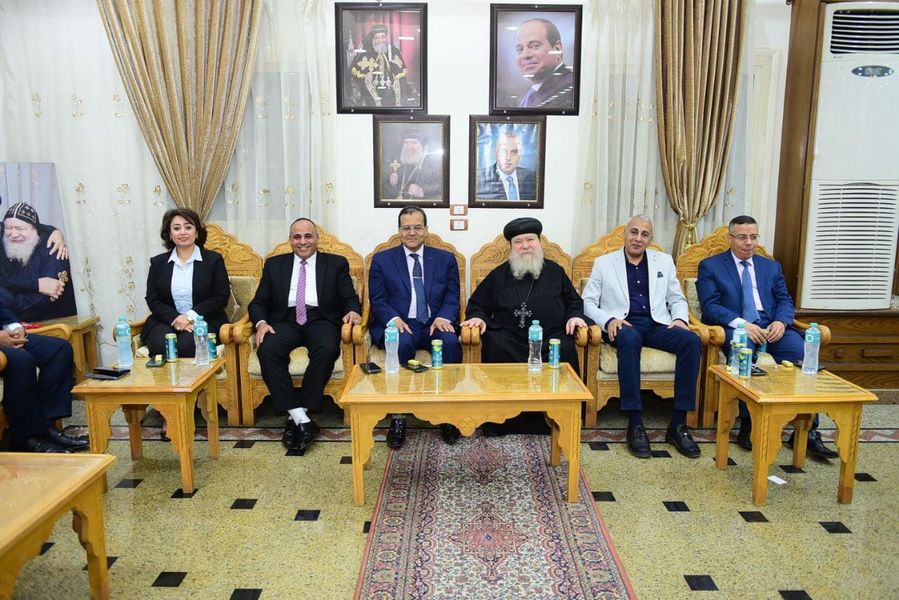 مجلس جامعة سوهاج يهنئ نيافة الأنبا باخوم لمنحه رتبة “مطران”