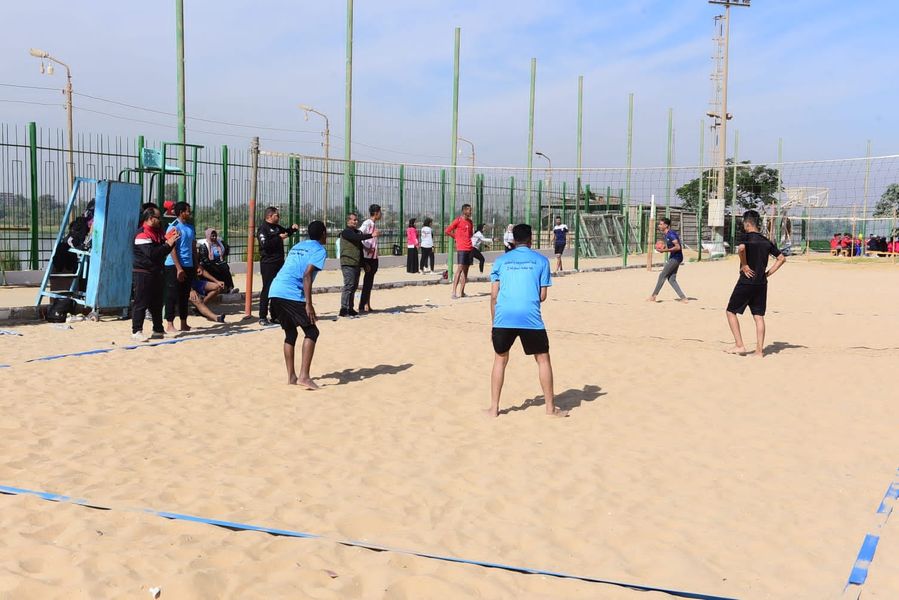 ١١٢ طالب وطالبة يشاركون في بطولة الكرة الشاطئية بجامعة سوهاج