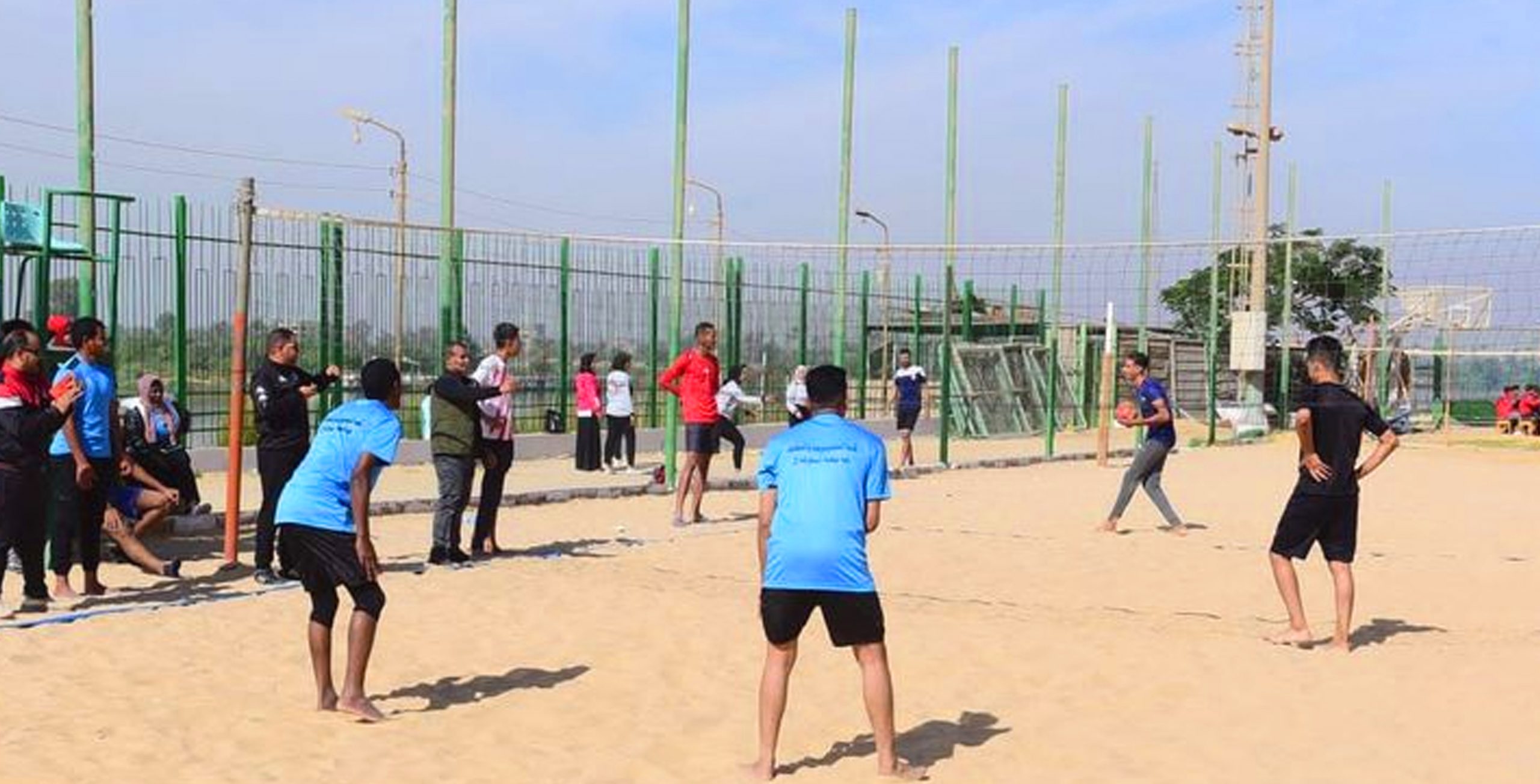 ١١٢ طالب وطالبة يشاركون في بطولة الكرة الشاطئية بجامعة سوهاج