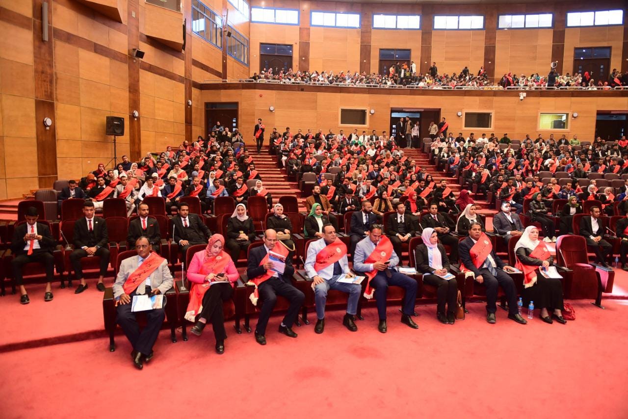 بحضور مستشار وزير التعليم العالي للأنشطة الطلابية.. جامعة سوهاج تنظم حفل تنصيب اتحاد الطلاب الجديد