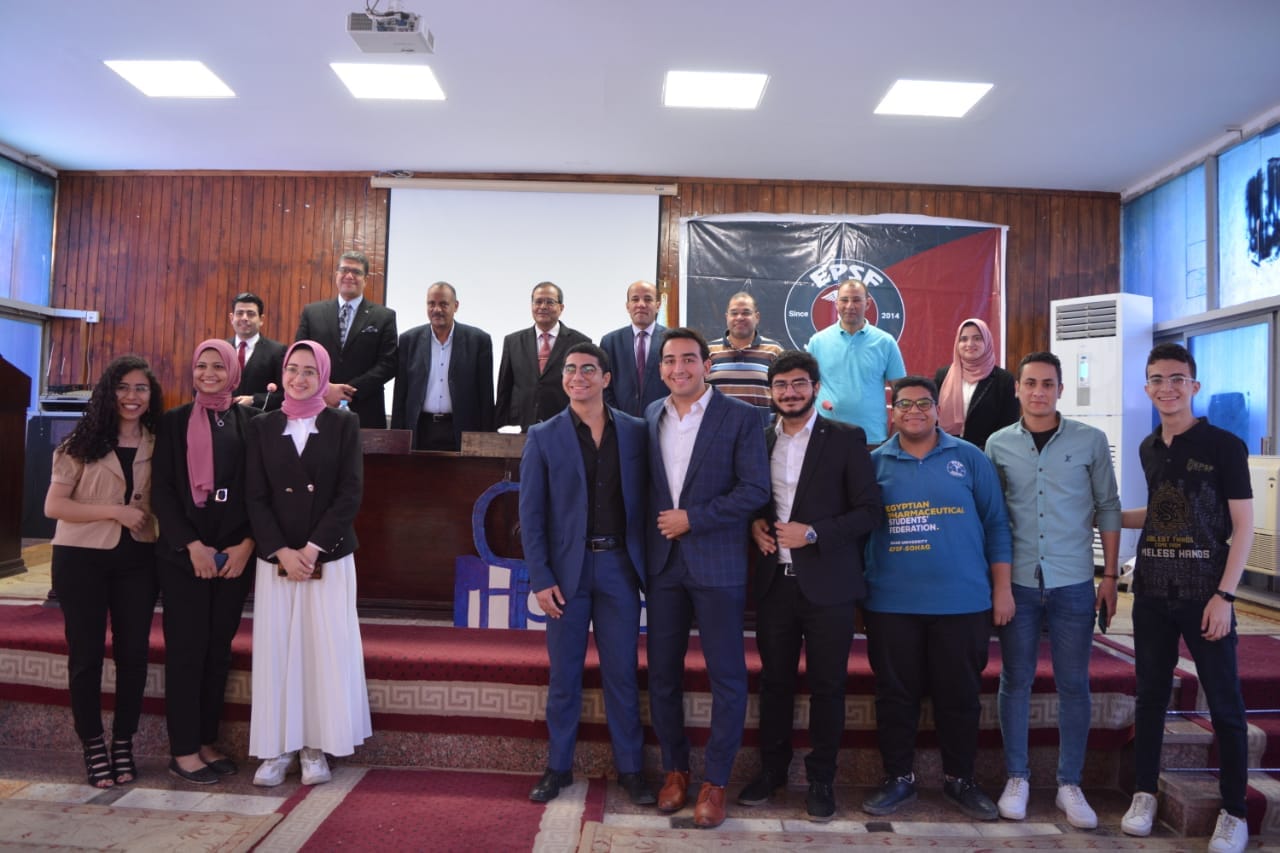 مكتب الاتحاد المصري لطلاب كلية الصيدلة بجامعة سوهاج تنظم مؤتمر فوكس في نسخته الرابعة حول أمراض القلب