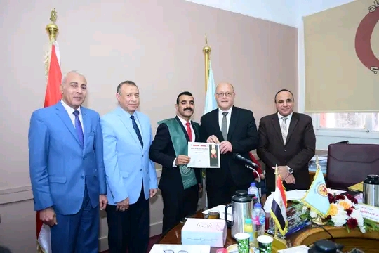 النعماني يكرم سفراء جامعة سوهاج للتنمية المستدامة