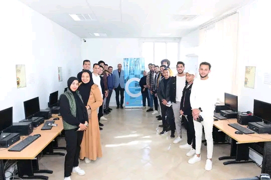 سفارة المعرفة بجامعة سوهاج تنظم ورشة تعريفية لطلاب من أجل مصر عن خدماتها العلمية