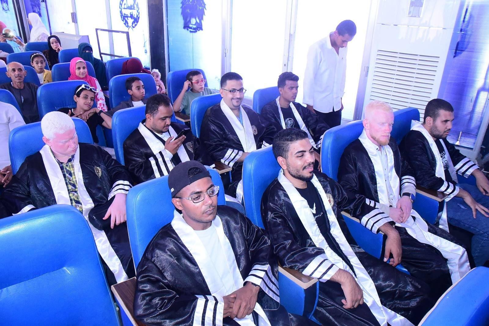 جامعة سوهاج تحتفل بتخريج الدفعة ٢٠ من الطلاب ذوي الإعاقة