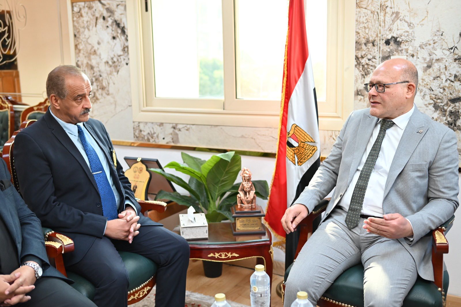 رئيس جامعة سوهاج ومحافظ نادي روتاري مصر يبحثان آليات التعاون لدعم المشروعات والقوافل الطبية وإنهاء قوائم الانتظار